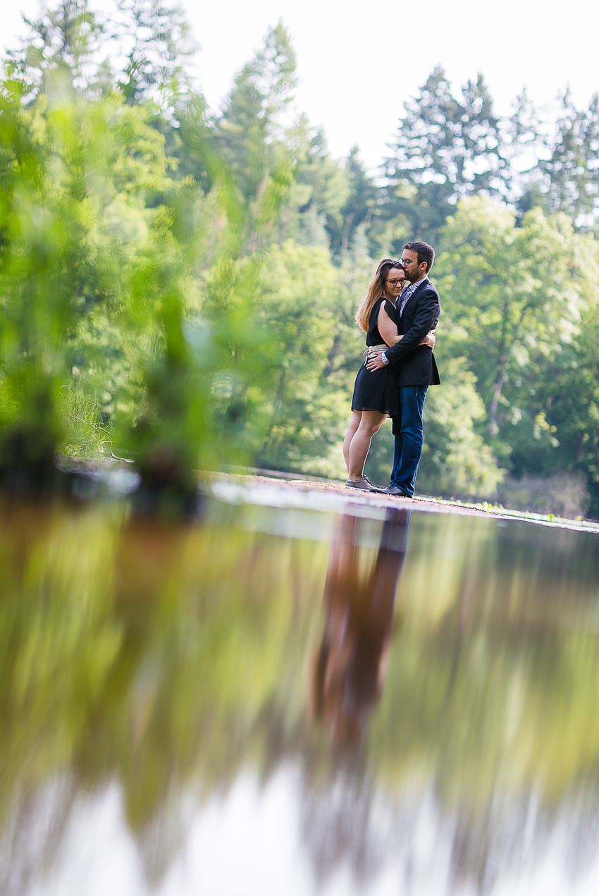 mollygraphy - photographe couple et mariage - séance d'engagement au bord d'un lac - elopement by a lac3